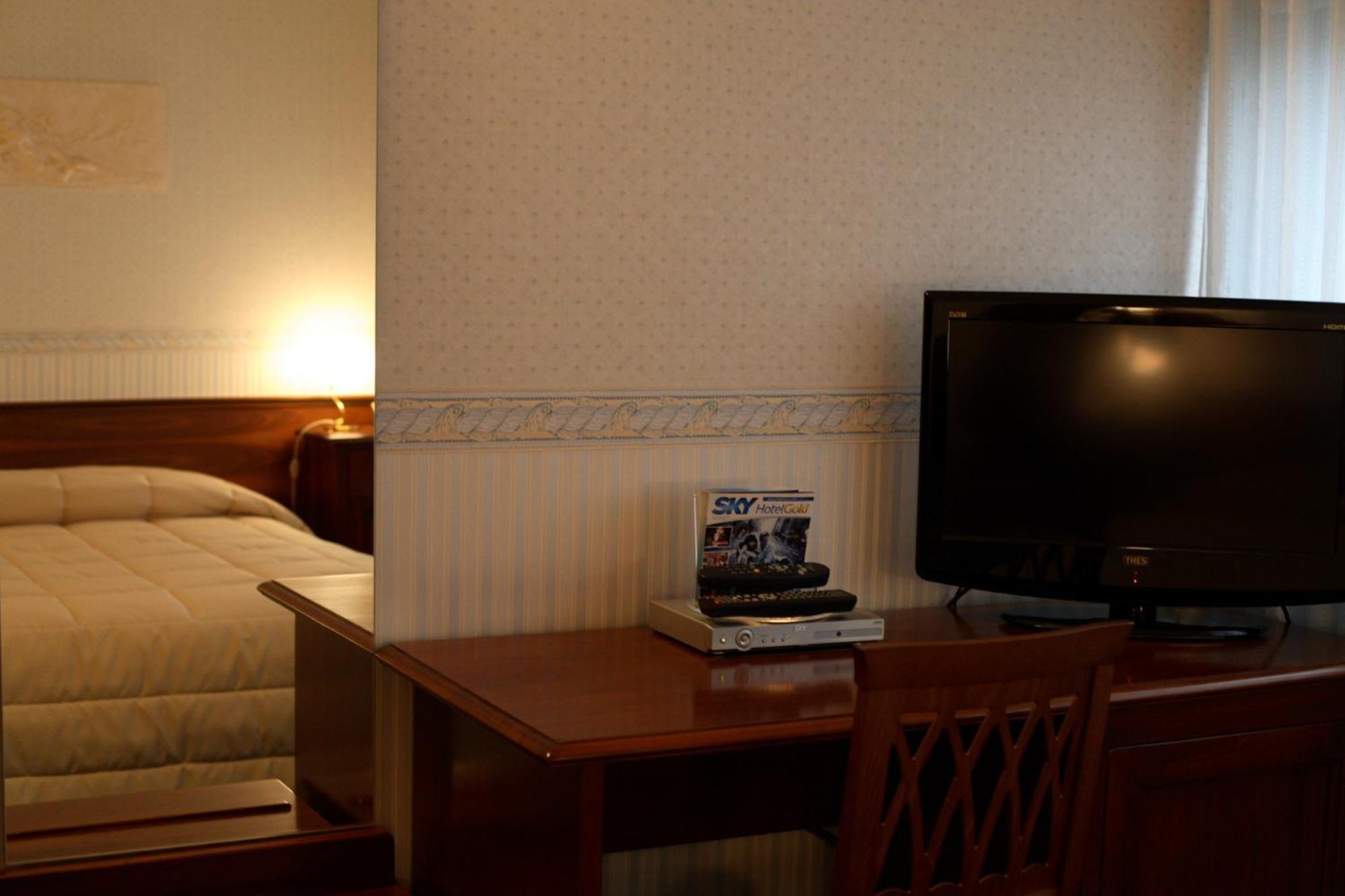 Hotel Alexander Чезена Екстер'єр фото