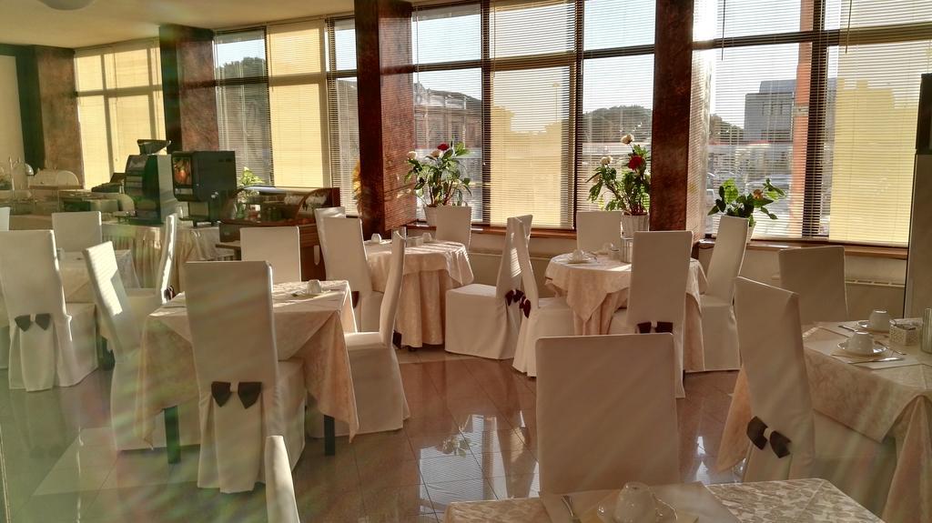 Hotel Alexander Чезена Екстер'єр фото