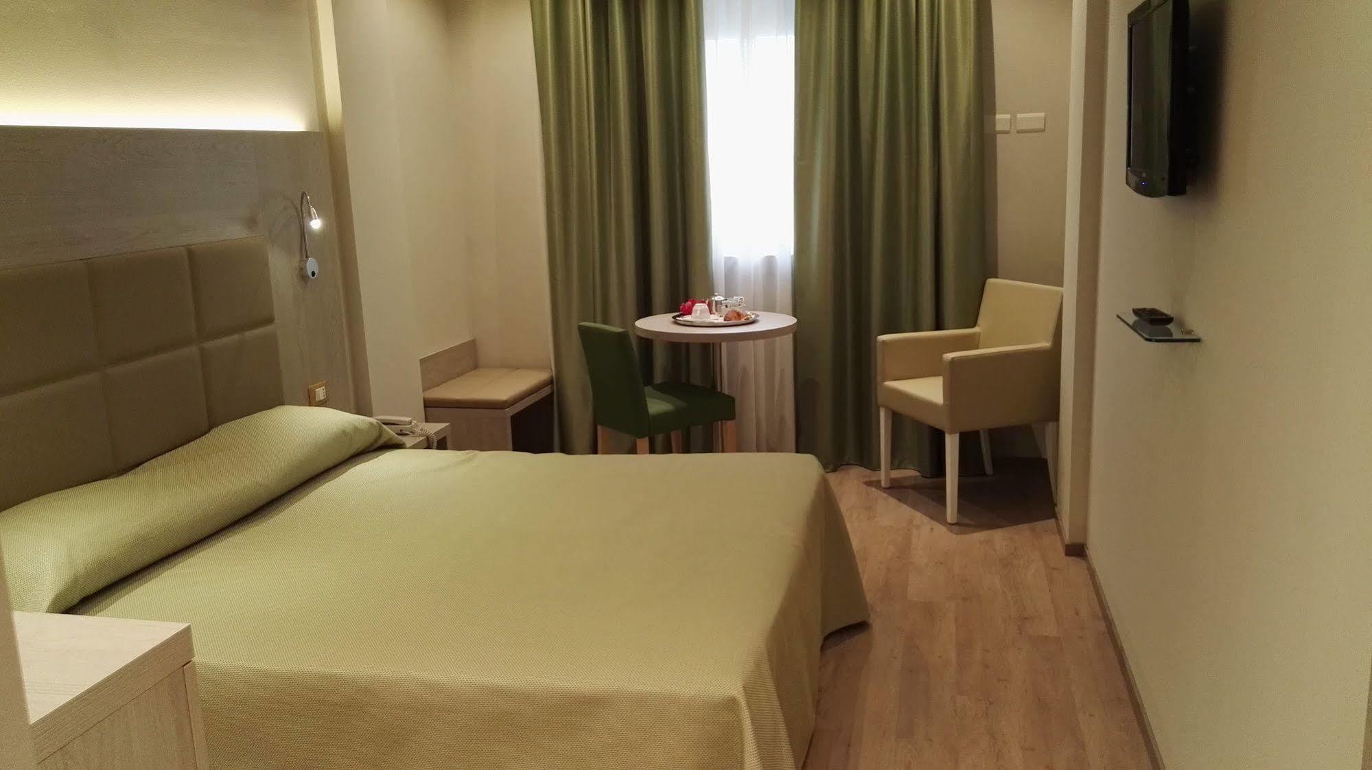Hotel Alexander Чезена Екстер'єр фото